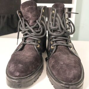 Balmain Black logo suede boots